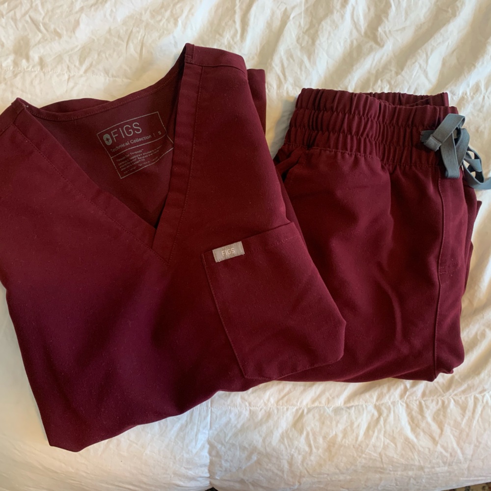 Maroon Figs Scrub Set